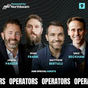 TOP 8 PODCASTS GLOBAL E-COMMERCE BRAND BUILDERS NÊN NGHE